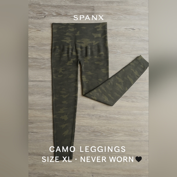 SPANX Pants - Spanx Look At Me Now Camo Leggings 🖤 Size XL – Never Worn
